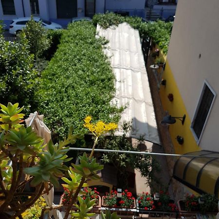 Dora Baltea Monolocale Primo Piano Mansarda Secondo Piano Verona Dış mekan fotoğraf