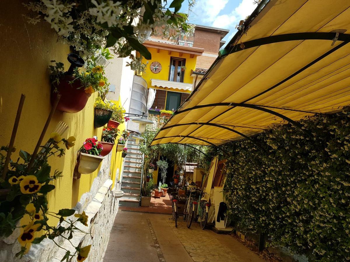 Dora Baltea Monolocale Primo Piano Mansarda Secondo Piano Verona Dış mekan fotoğraf
