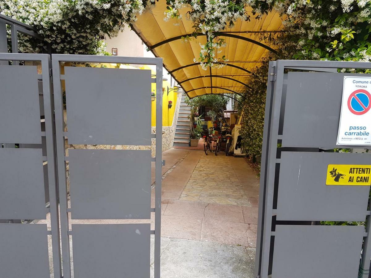Dora Baltea Monolocale Primo Piano Mansarda Secondo Piano Verona Dış mekan fotoğraf