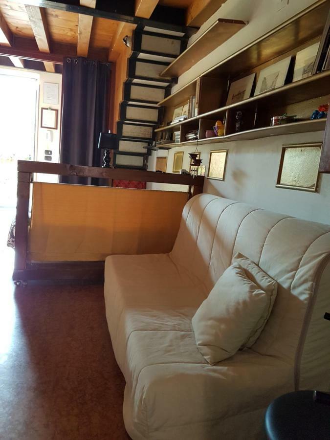 Dora Baltea Monolocale Primo Piano Mansarda Secondo Piano Verona Dış mekan fotoğraf