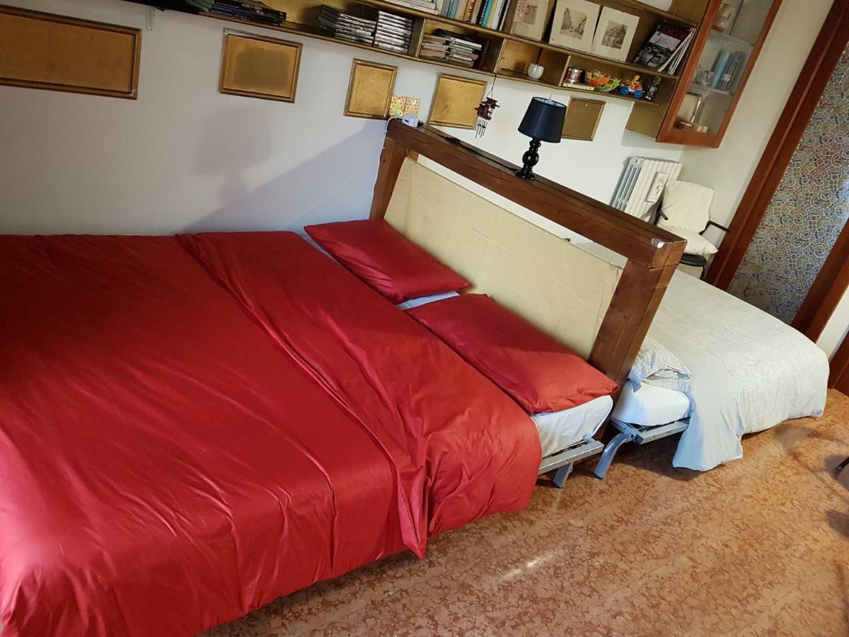 Dora Baltea Monolocale Primo Piano Mansarda Secondo Piano Verona Dış mekan fotoğraf