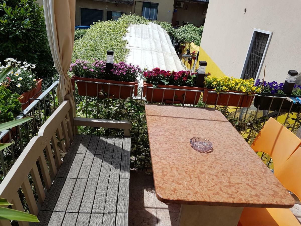 Dora Baltea Monolocale Primo Piano Mansarda Secondo Piano Verona Dış mekan fotoğraf