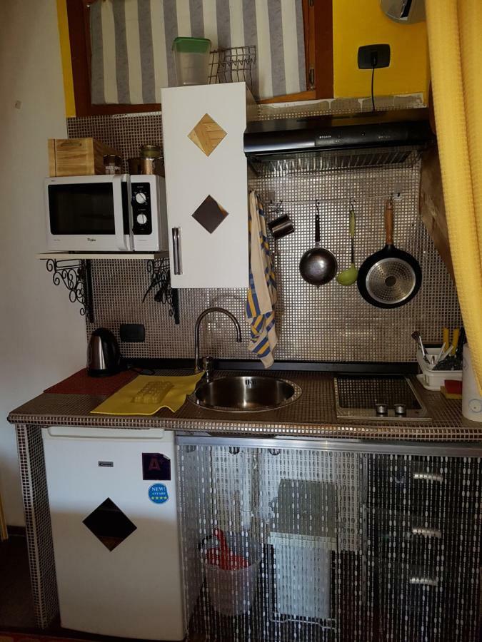 Dora Baltea Monolocale Primo Piano Mansarda Secondo Piano Verona Dış mekan fotoğraf