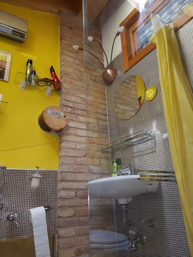 Dora Baltea Monolocale Primo Piano Mansarda Secondo Piano Verona Dış mekan fotoğraf