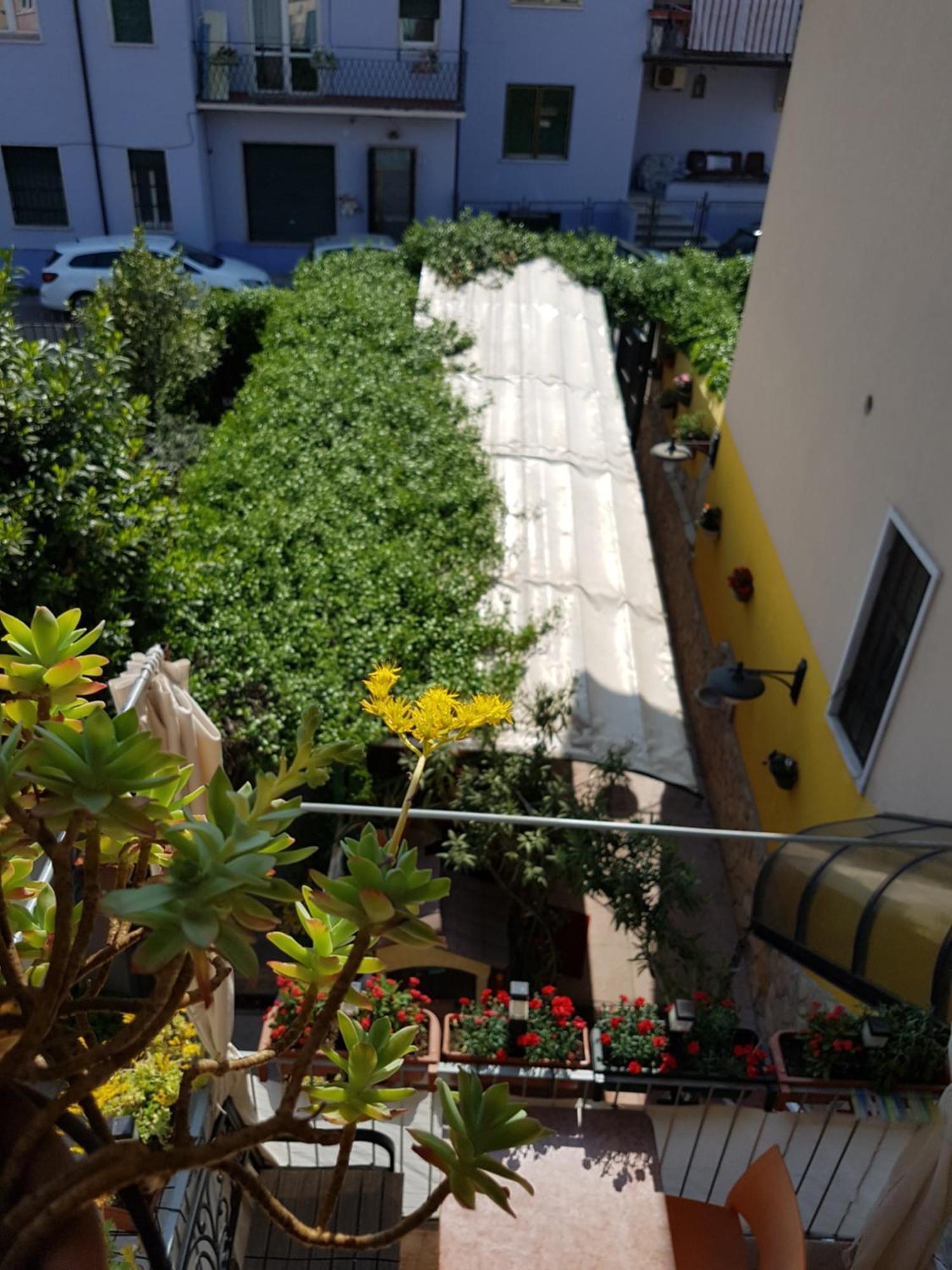 Dora Baltea Monolocale Primo Piano Mansarda Secondo Piano Verona Dış mekan fotoğraf