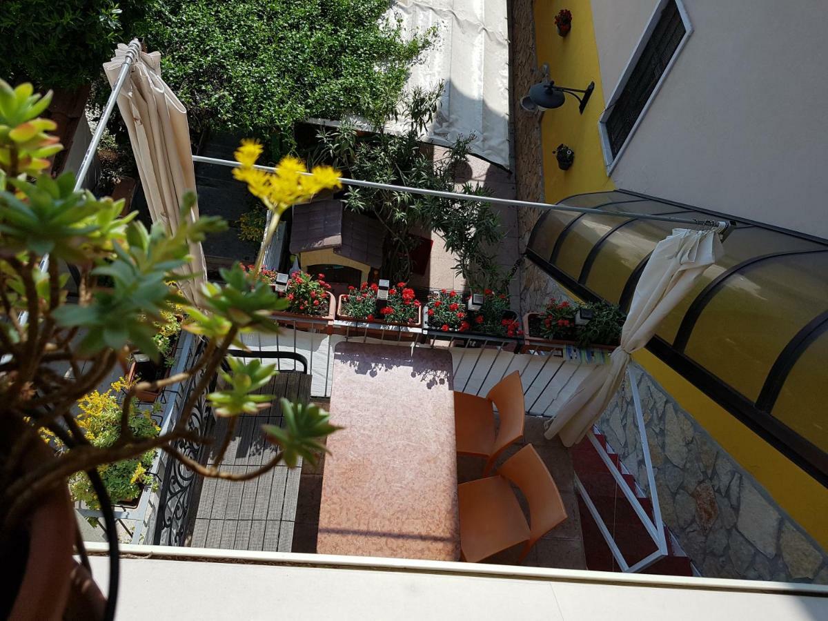 Dora Baltea Monolocale Primo Piano Mansarda Secondo Piano Verona Dış mekan fotoğraf