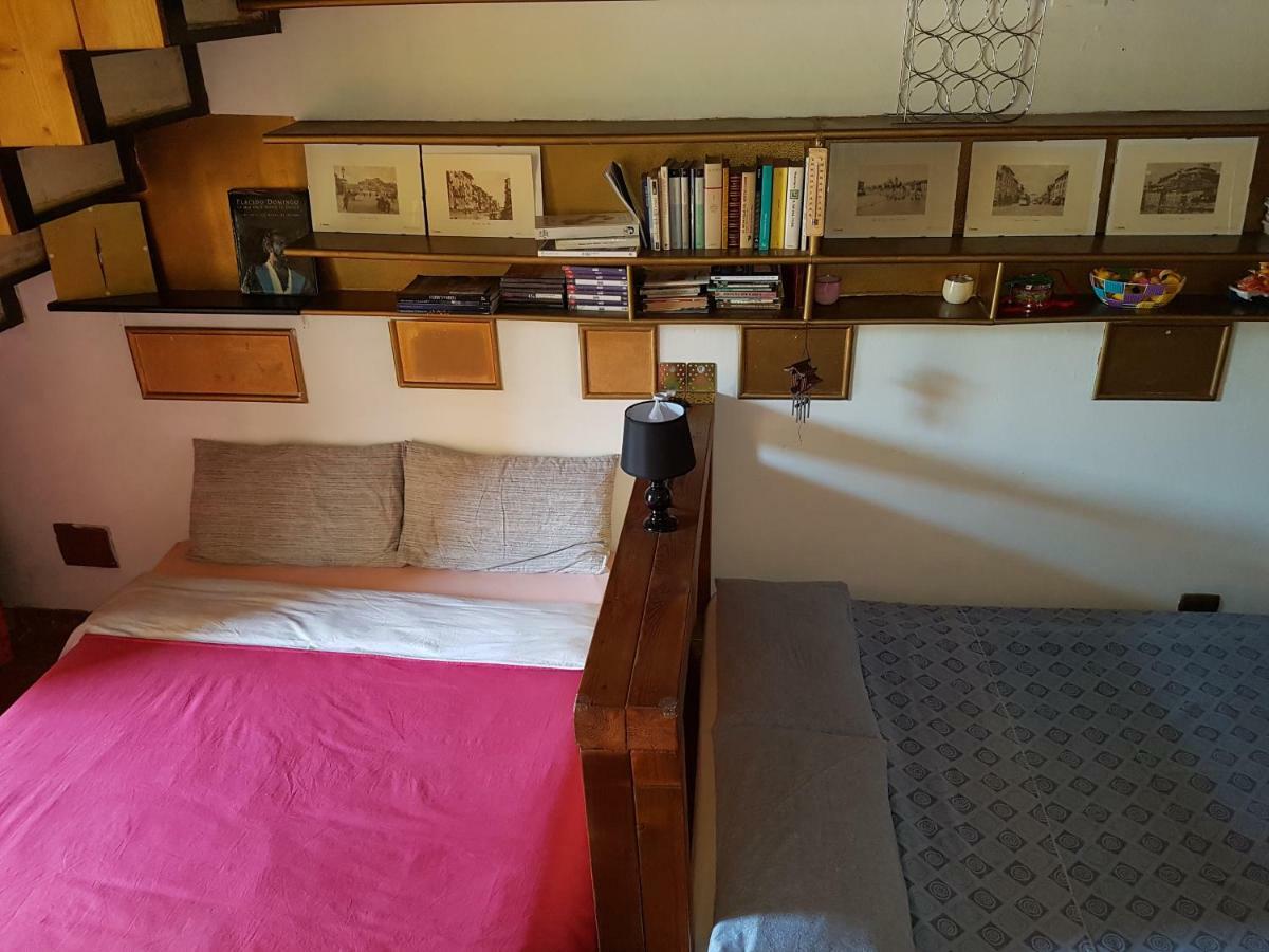 Dora Baltea Monolocale Primo Piano Mansarda Secondo Piano Verona Dış mekan fotoğraf